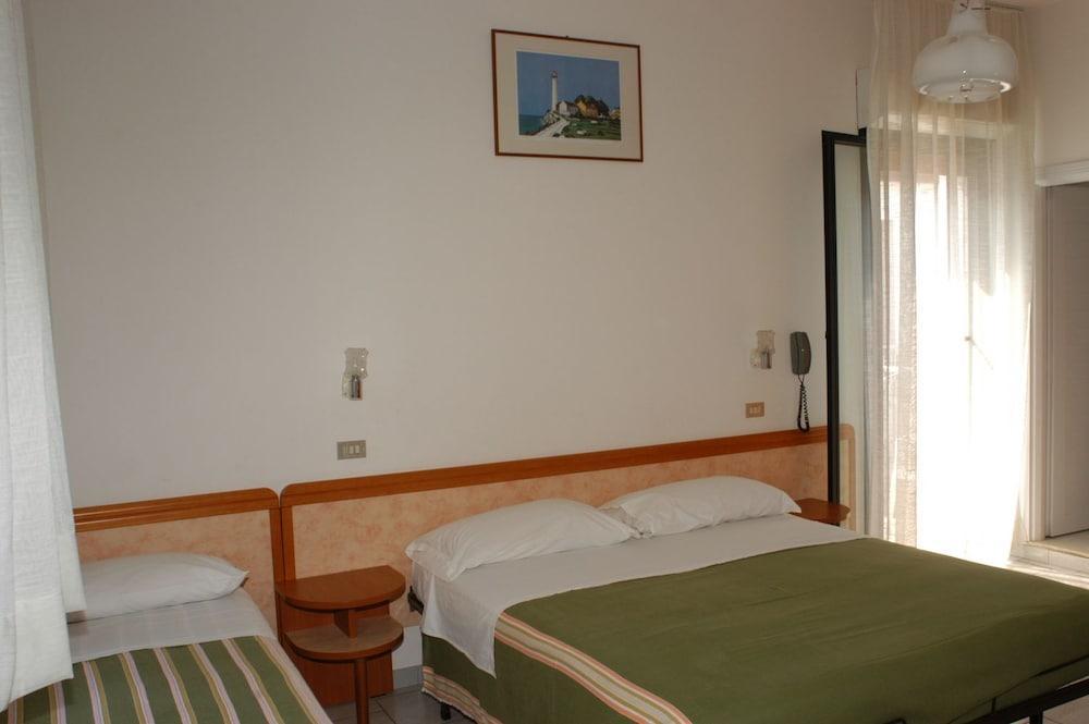 Hotel Roma Residenza Червия Экстерьер фото