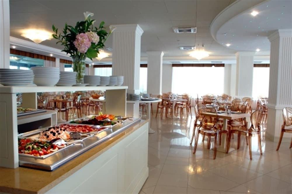 Hotel Roma Residenza Червия Экстерьер фото