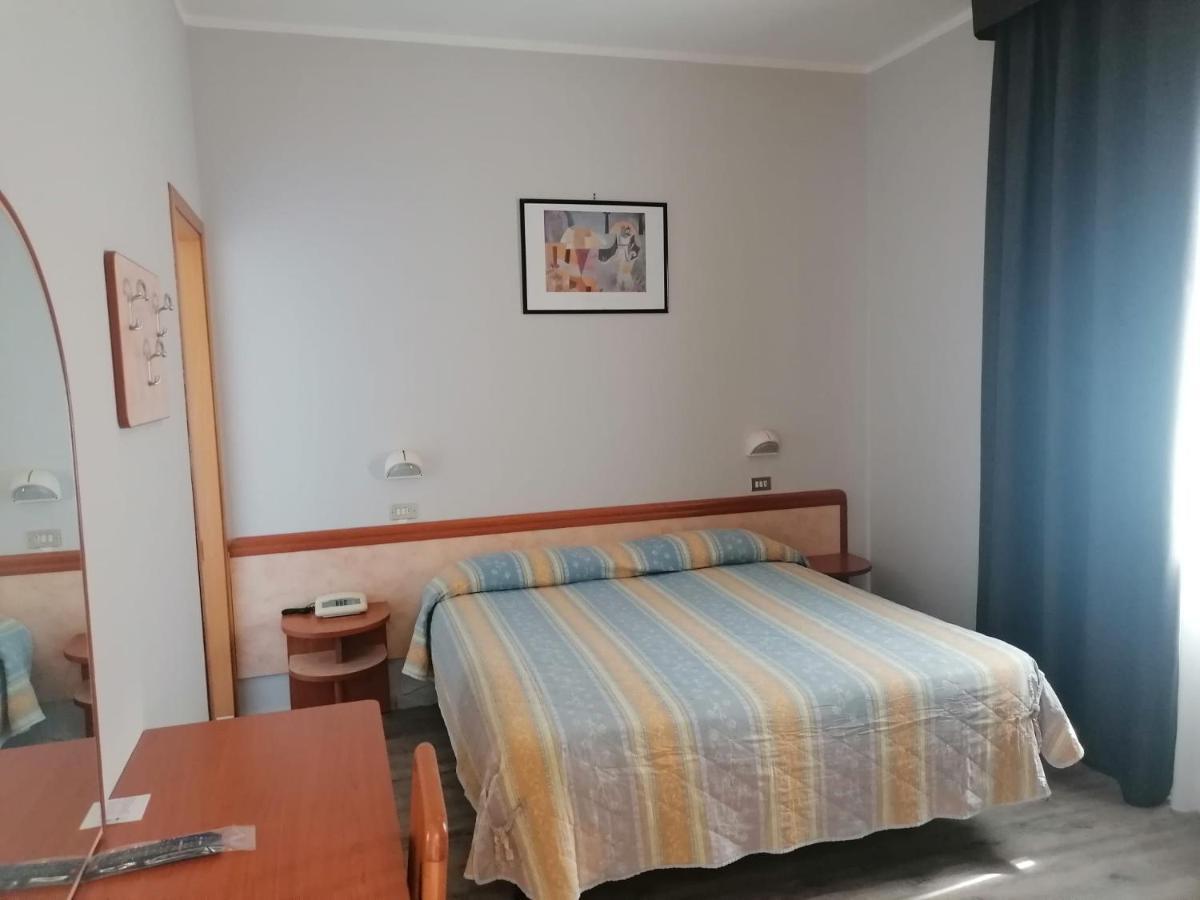 Hotel Roma Residenza Червия Экстерьер фото