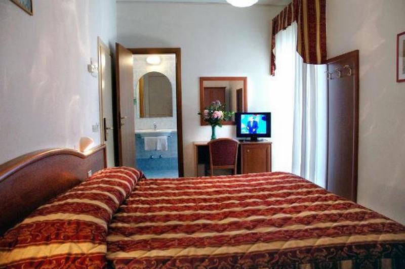 Hotel Roma Residenza Червия Экстерьер фото