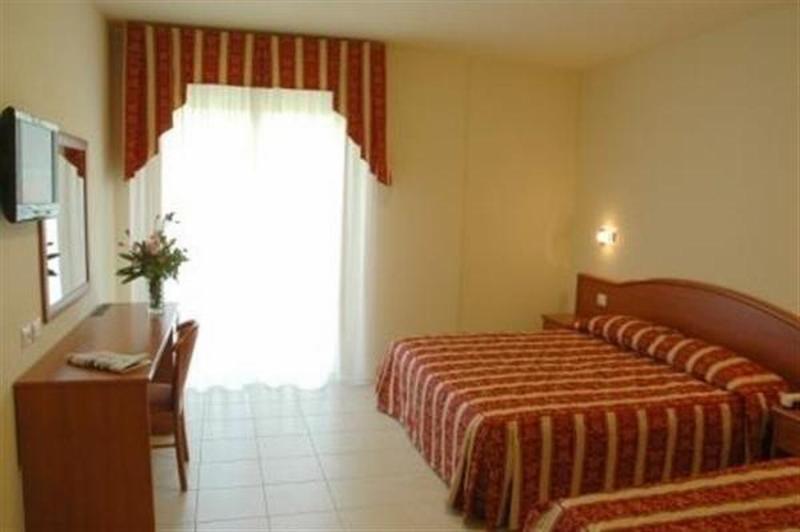 Hotel Roma Residenza Червия Экстерьер фото