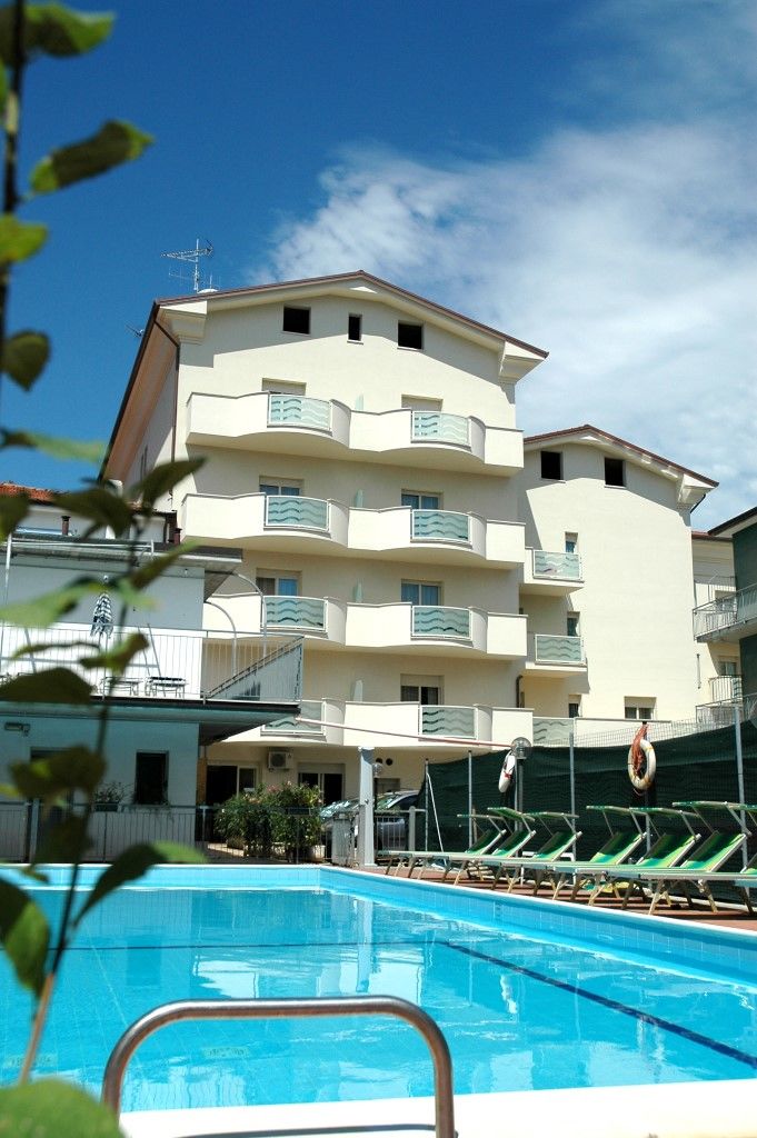 Hotel Roma Residenza Червия Экстерьер фото